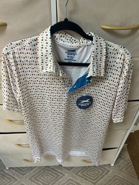 Chalk Talk Me’s White Polo with Colorful Micro-Print